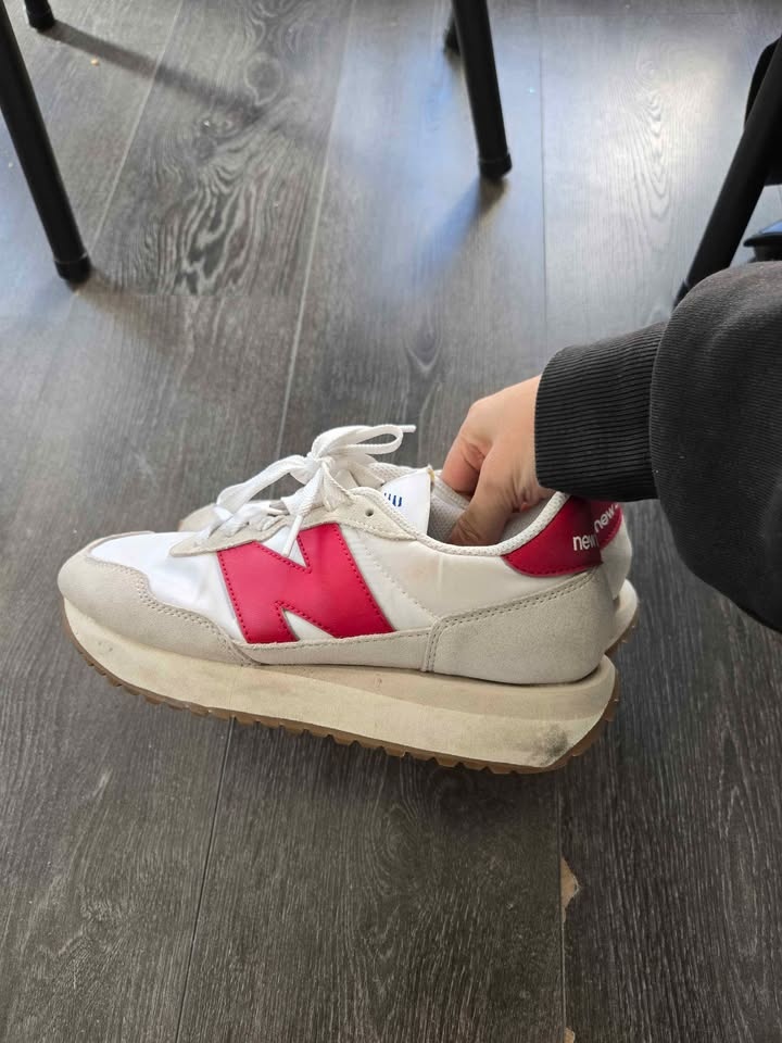 New Balance 237s (Size 7 Women's) - photo 2