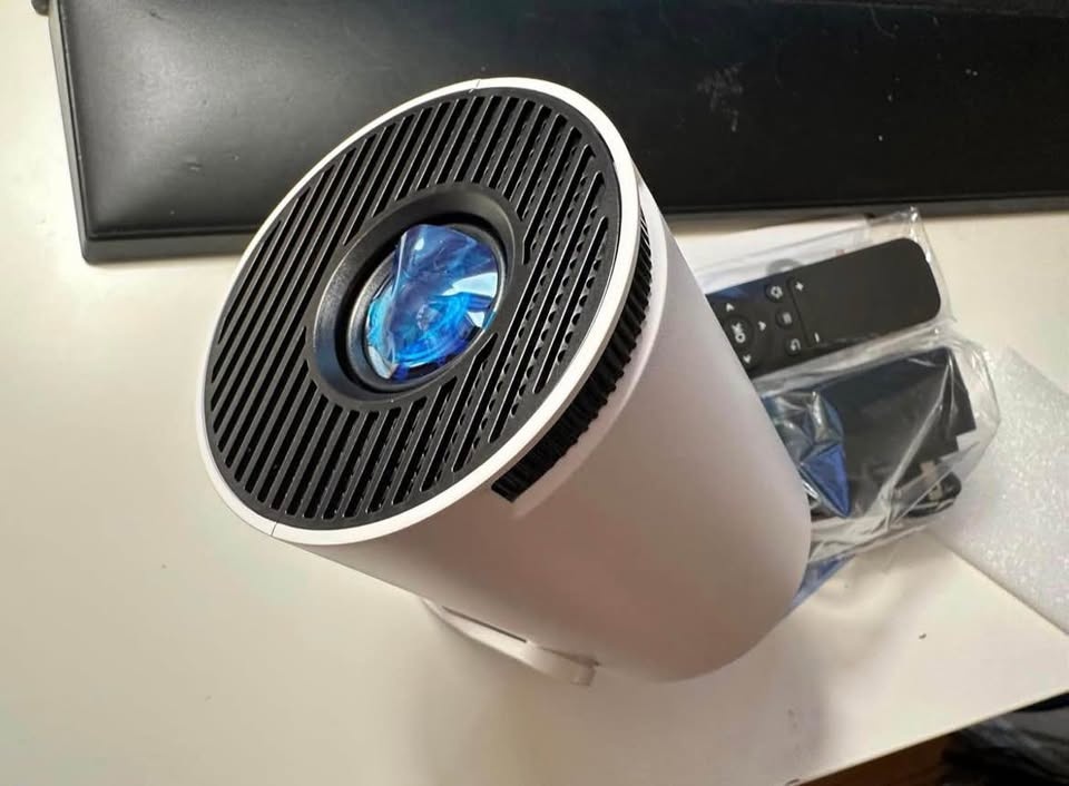 Home Theatre Projector - Full HD - photo 3