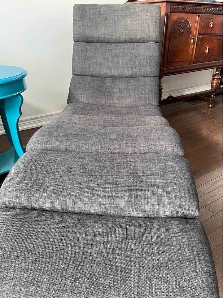 Structube Chaise Lounge Chair - photo 3