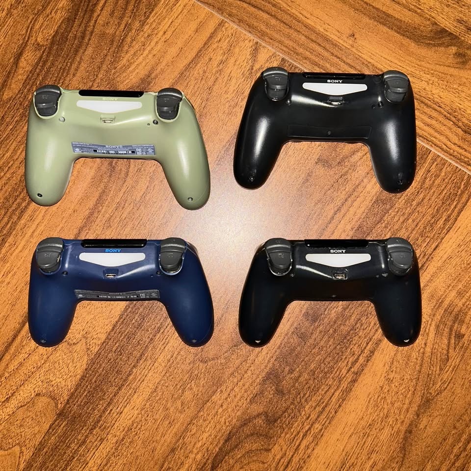 Perfectly Working - PS4 DualShock Controllers - PRICE IS EACH! - photo 2