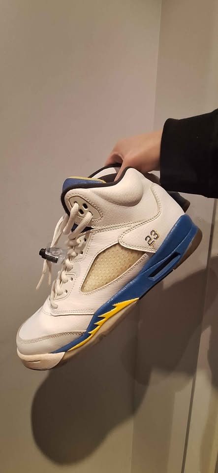 Jordan 5 Retro Laney 2013 - 7y - photo 2