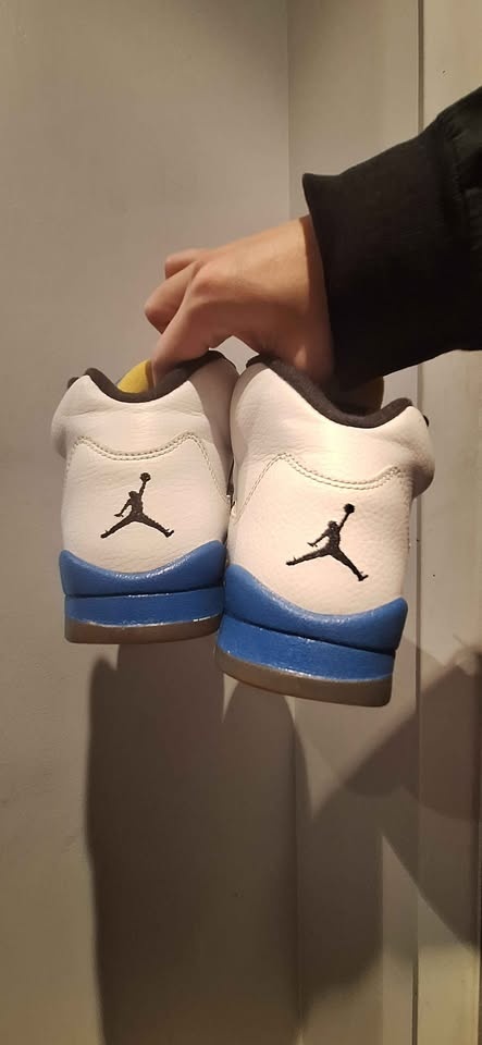 Jordan 5 Retro Laney 2013 - 7y - photo 3