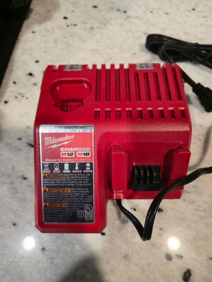 Milwaukee M18 Drill Driver & Impact Driver Combo Kit - photo 5