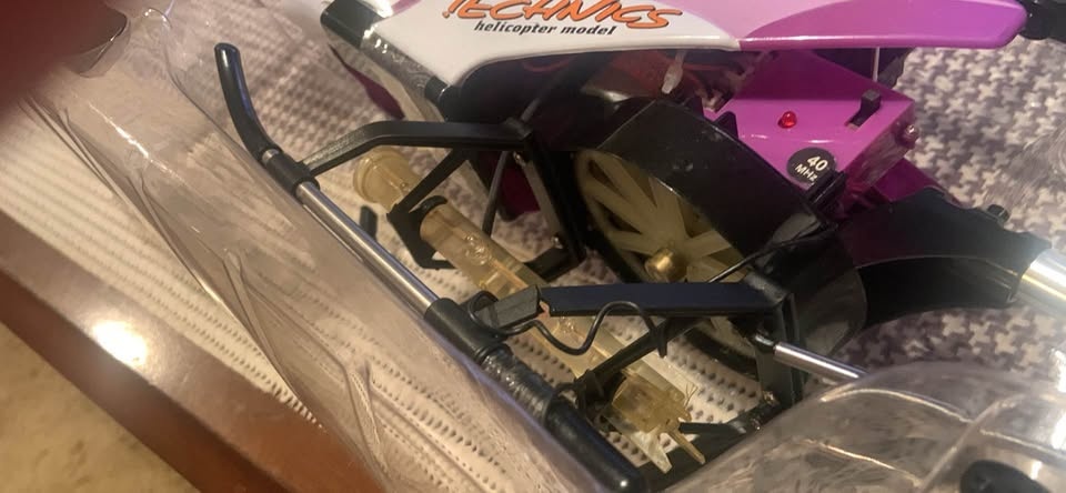 Remote Control Helicopter - photo 2