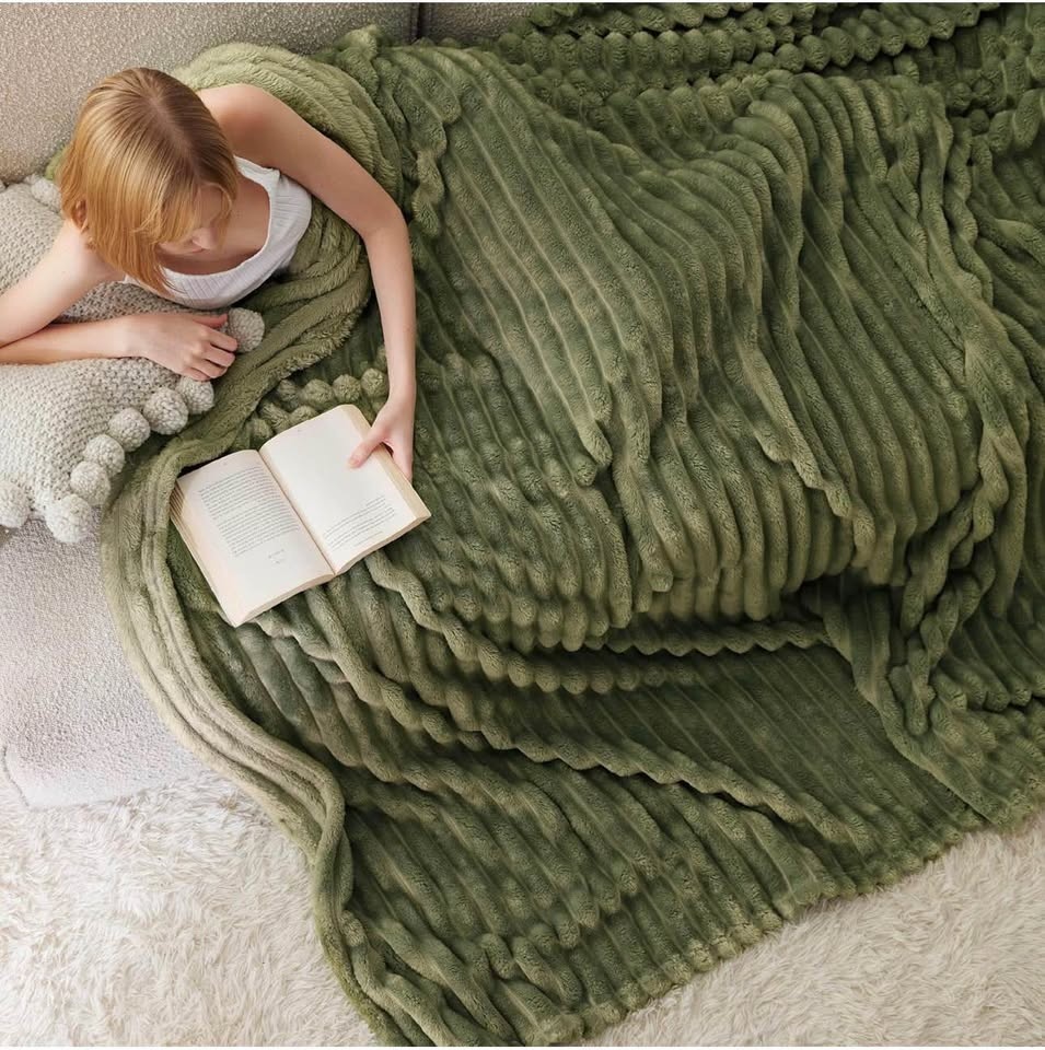 Bedsure Queen Throw Blanket - Cypress - photo 4