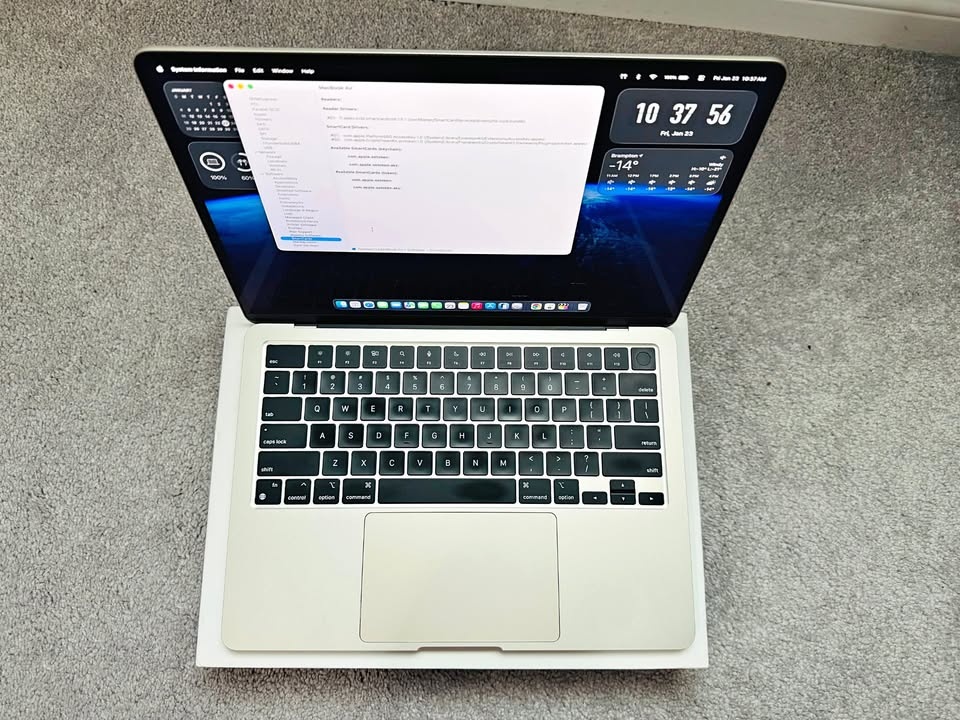 Apple MacBook Air M2 - 8GB - 256GB | Like New | AppleCare+ Till