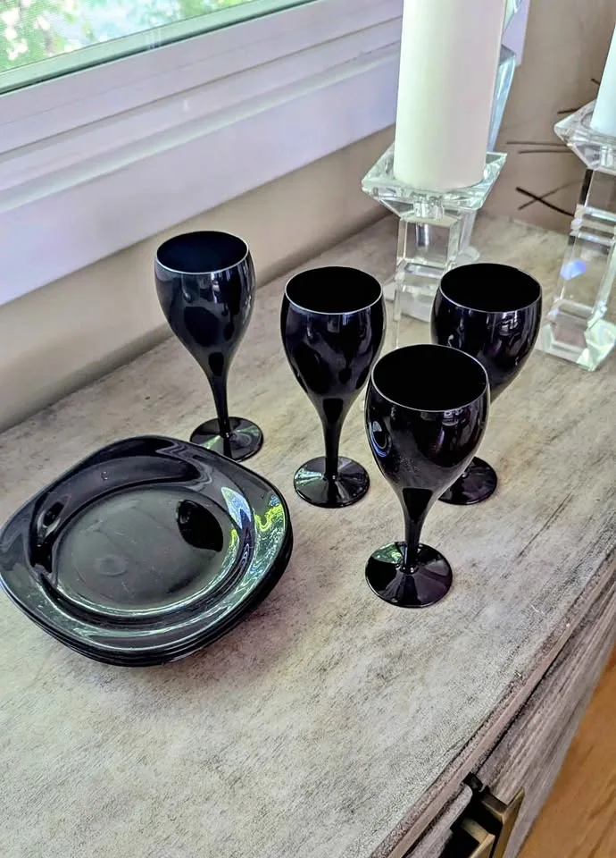Black Amethyst Glass Goblets & Plates thumbnail