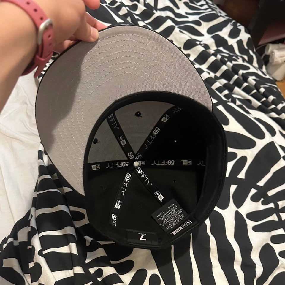 Black maple leafs hat size 7 - photo 2