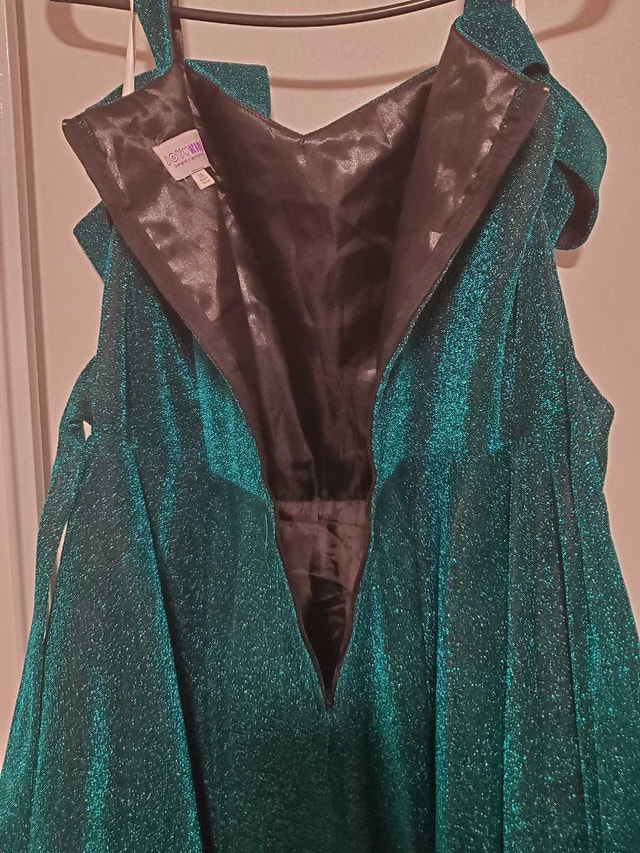 Party/Event Dress With Rhinestone Waistline. - photo 3