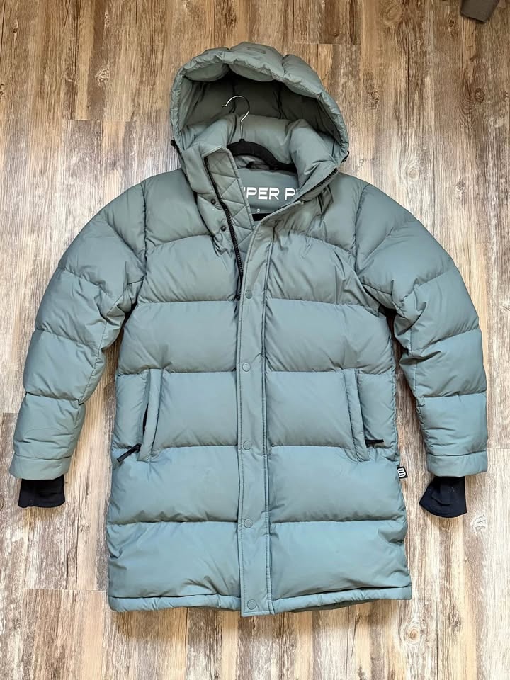 Aritzia Super Puff Mid