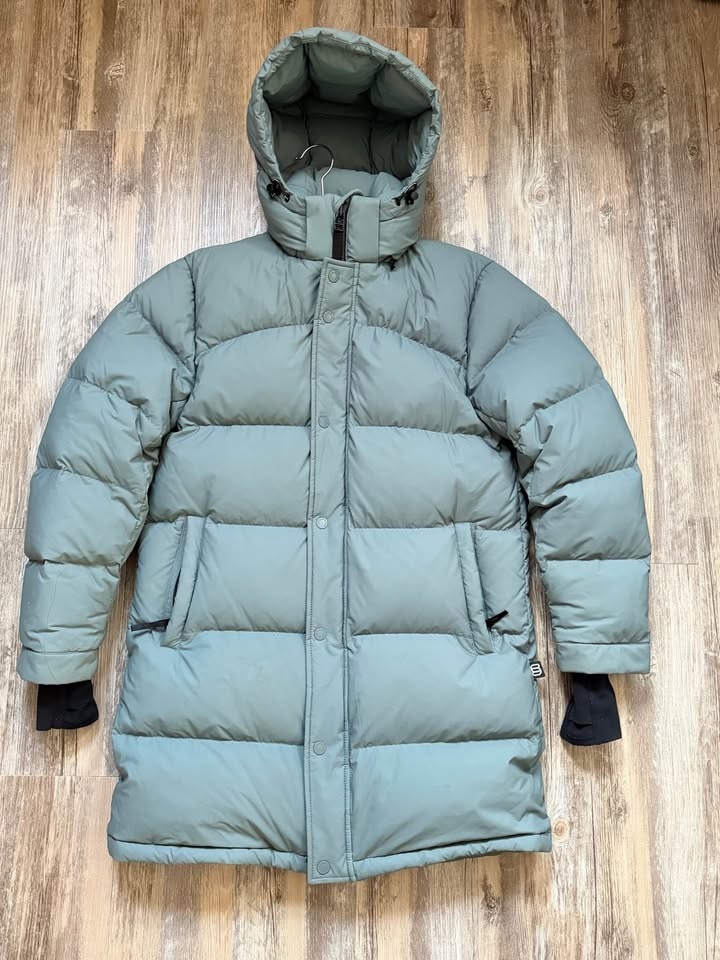 Aritzia Super Puff Mid - photo 4
