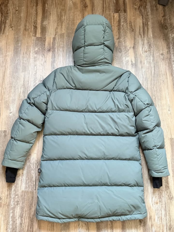 Aritzia Super Puff Mid - photo 5