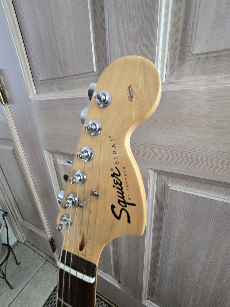 Squier Affinity Stratocaster - photo 2