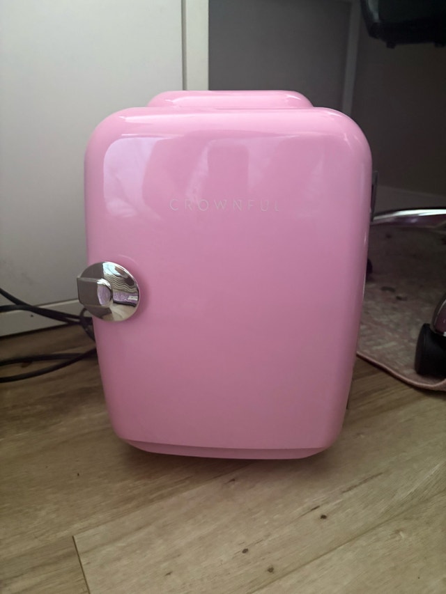 Mini fridge