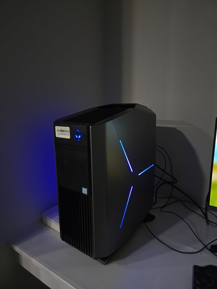 RTX 2060 Gaming PC - Alienware Aurora R6 - photo 2