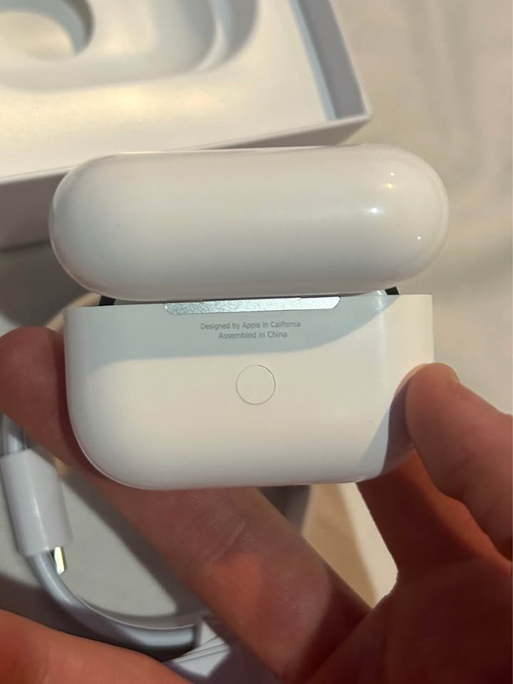 Apple AirPods Pro - photo 3