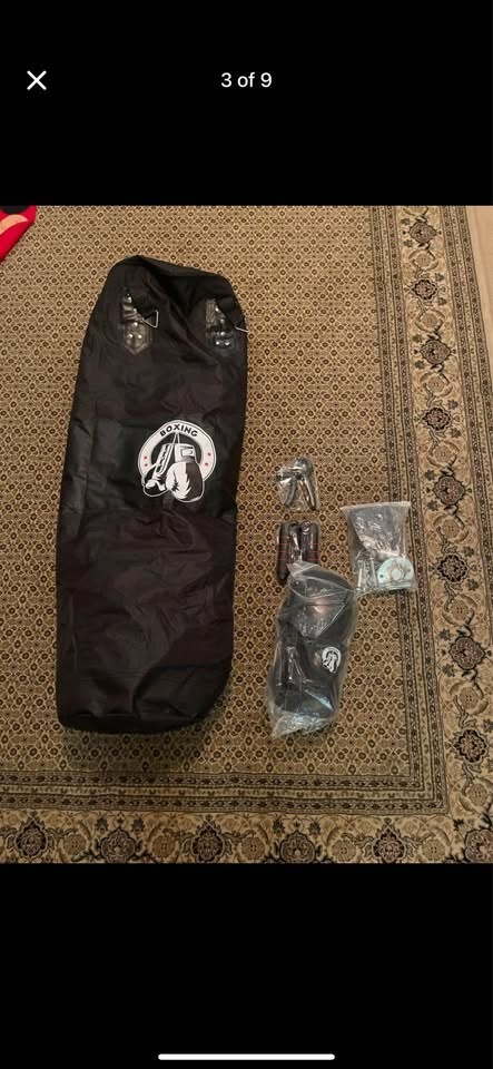 Brand New 4ft Punching Bag + Boxing Gear - photo 3