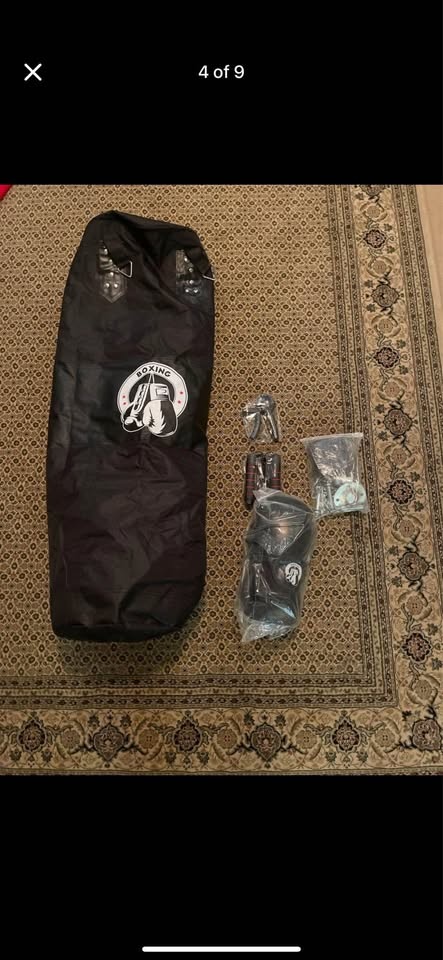 Brand New 4ft Punching Bag + Boxing Gear - photo 4