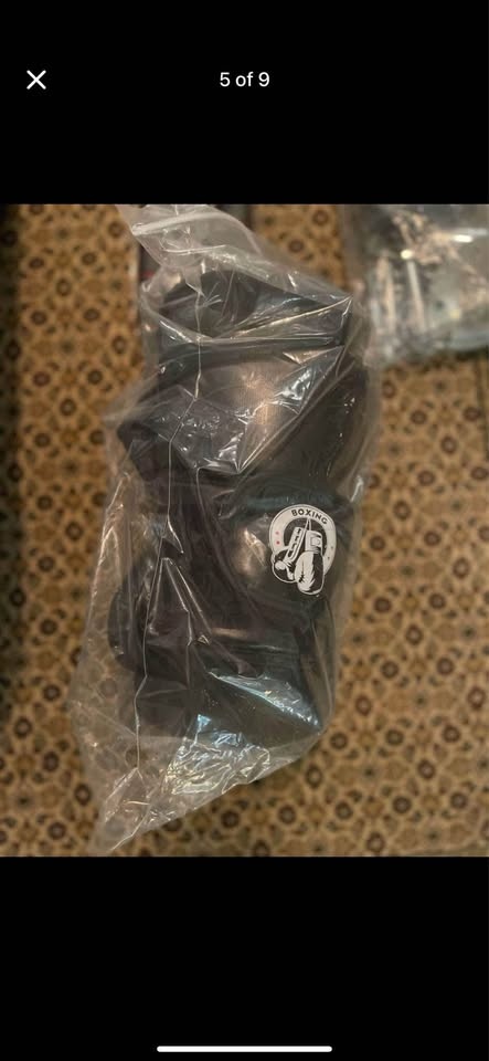 Brand New 4ft Punching Bag + Boxing Gear - photo 5