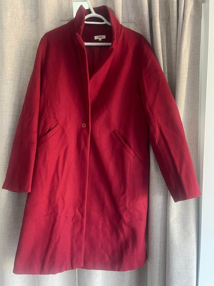 BRAND NEW Women’s XL Elegant Winter Coat - photo 4