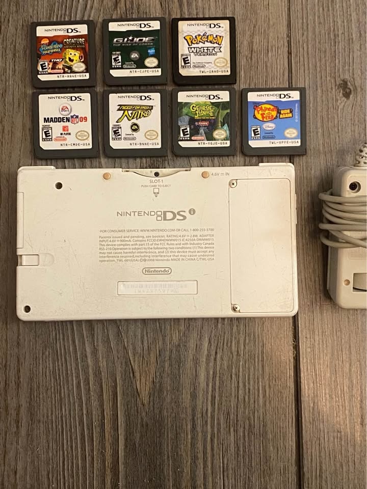 Modded Nintendo DSi - 40 Games + 6 Physical Carts + 64GB SD - photo 2