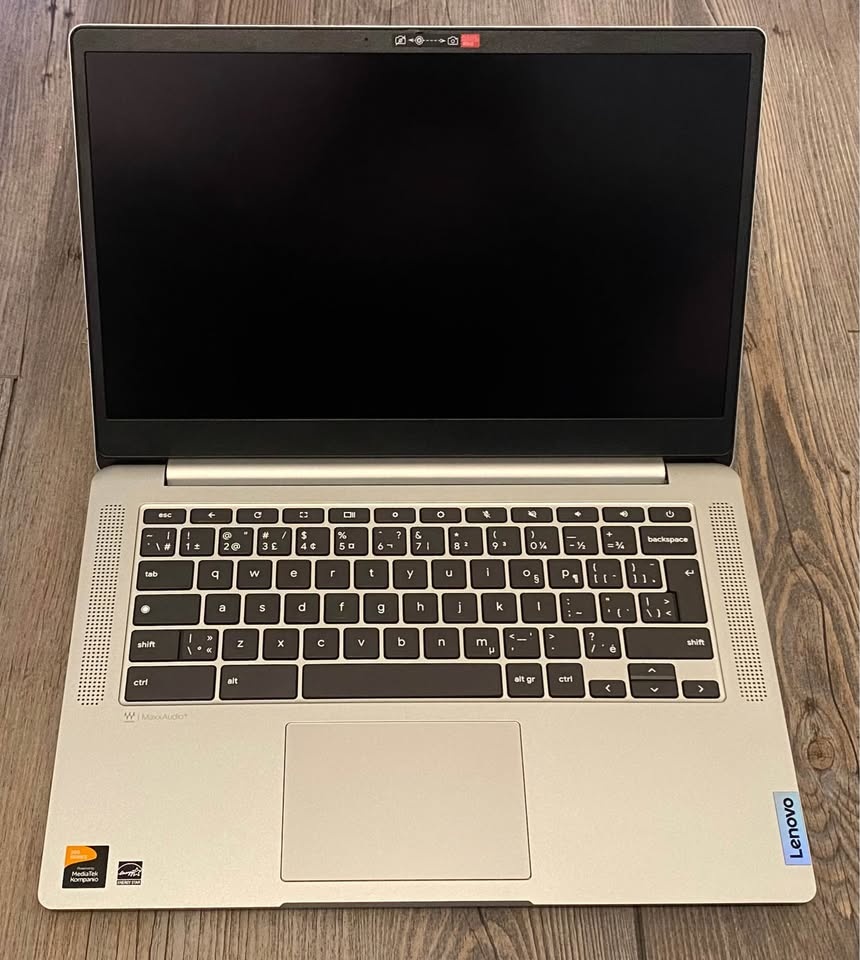 Lenovo IdeaPad Slim 3 Chromebook + 45W Charger - photo 3