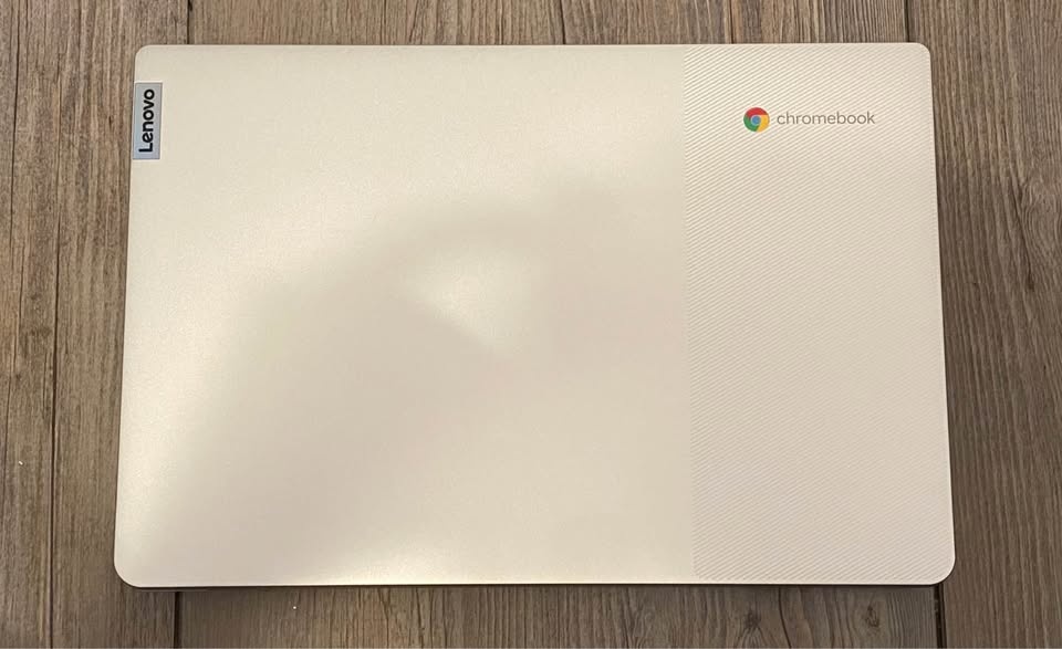 Lenovo IdeaPad Slim 3 Chromebook + 45W Charger - photo 5