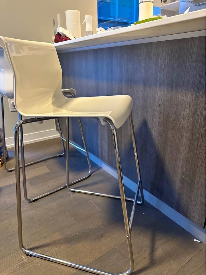 Bar stools (set of 2)