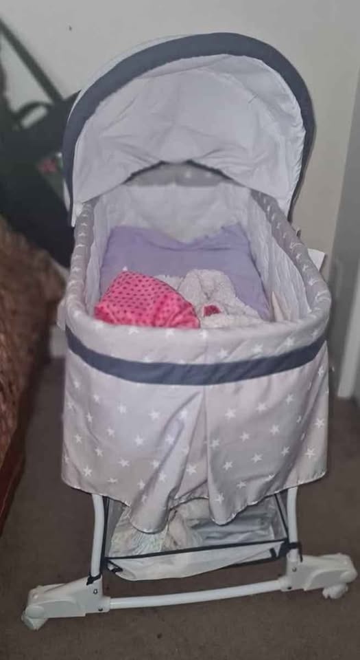 Baby bassinet and small bed for kids - photo 3