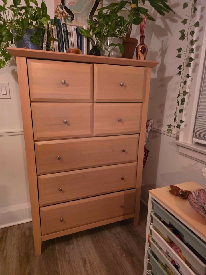 Light Wood 6-Drawer Dresser - photo 2