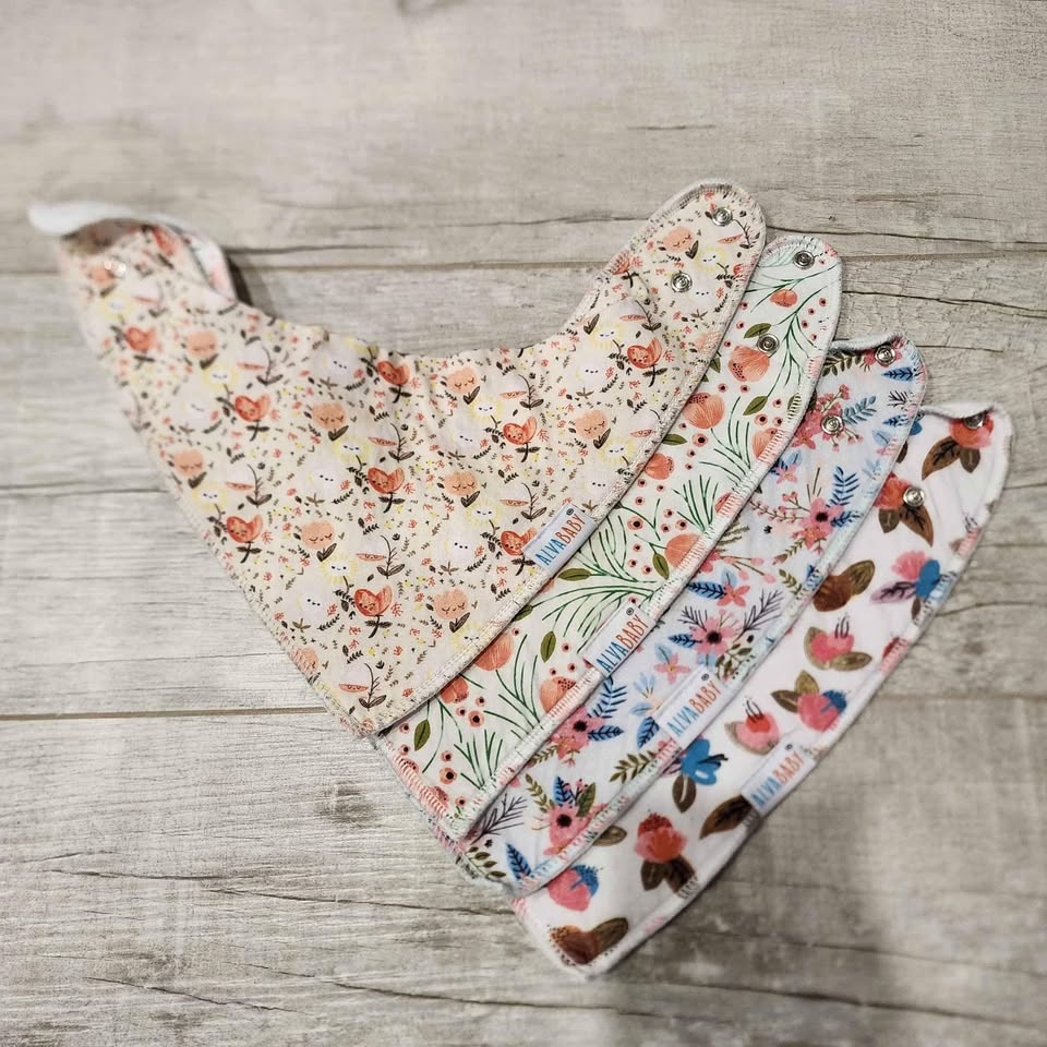 Baby bibs cups bowls lot $10 for all! - photo 3