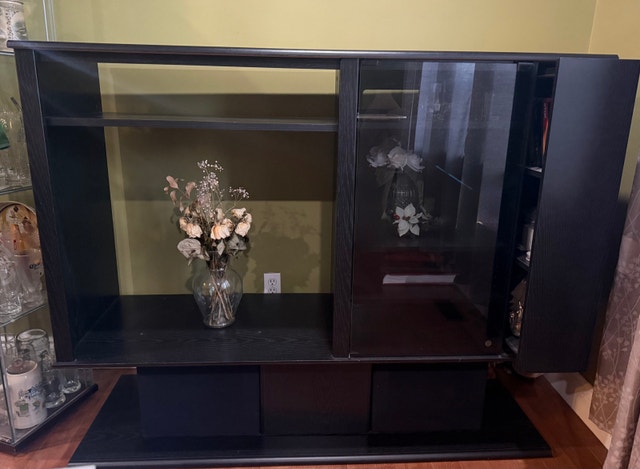 Black wall unit -1 pc- 5’ x4’ x1’8”