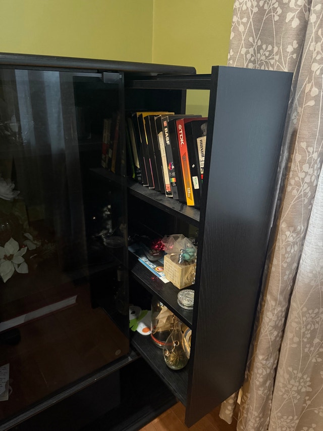 Black wall unit -1 pc- 5’ x4’ x1’8” - photo 2