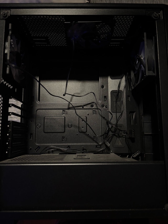 Corsair Tempered Glass ATX Case - photo 5