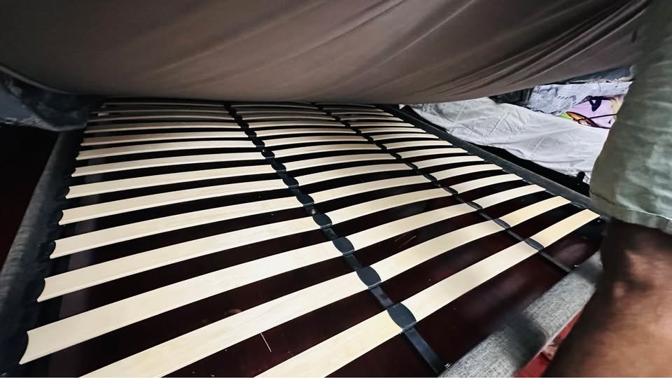 Brick King Size Upholstered Bed Frame - Sturdy Slat Base - photo 3