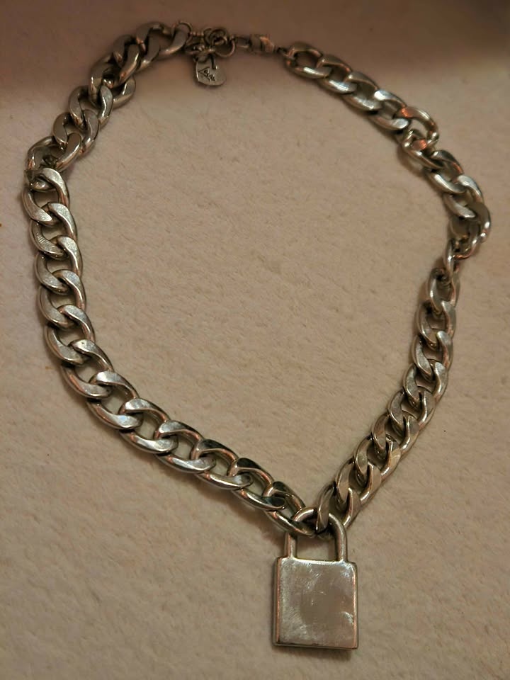 Lock Chain - photo 2