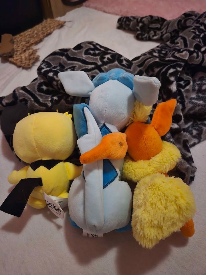 Pokemon Plush Lot - Glaceon, Flareon, Pichu 🏆 - photo 3