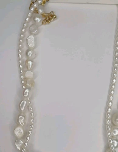 NEW Woman White Pearl Necklace With Golden Pendant - photo 3