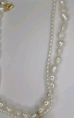 NEW Woman White Pearl Necklace With Golden Pendant - photo 4