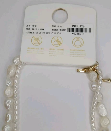 NEW Woman White Pearl Necklace With Golden Pendant - photo 5