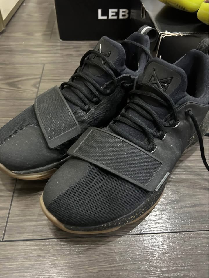Nike and Jordan Basketball Shoes (size 9) - photo 2