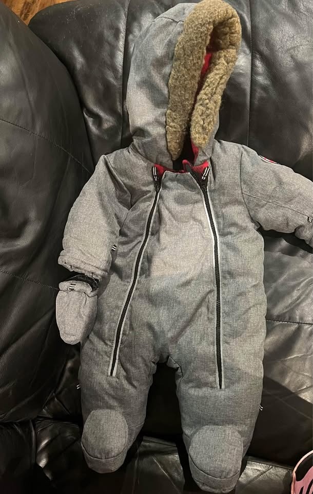 Barely Used Baby Winter Suits - 3 Sizes - photo 4