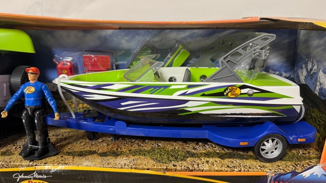 Bass Pro Shops Ford Bronco Wake Boat Playset - photo 4