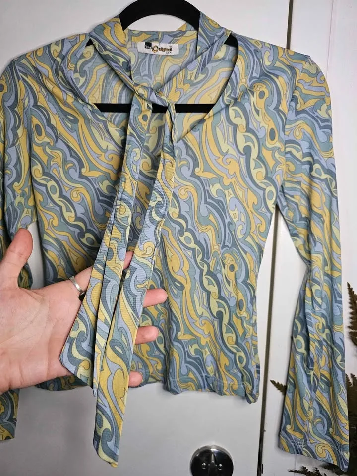 Vintage Y2K Tie Neck Mesh Top image indicator(5)