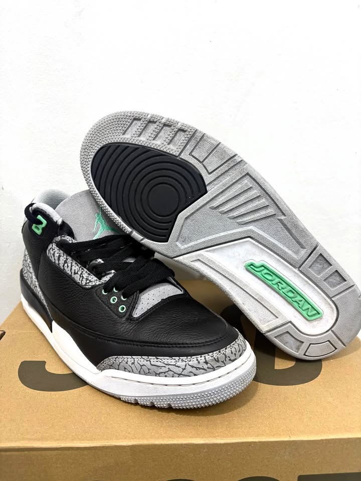Jordan 3 Retro Green Glow size 9.5