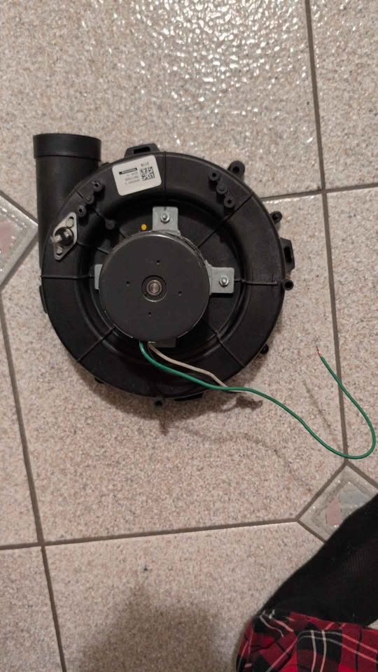 Lennox inducer fan motor used - photo 2