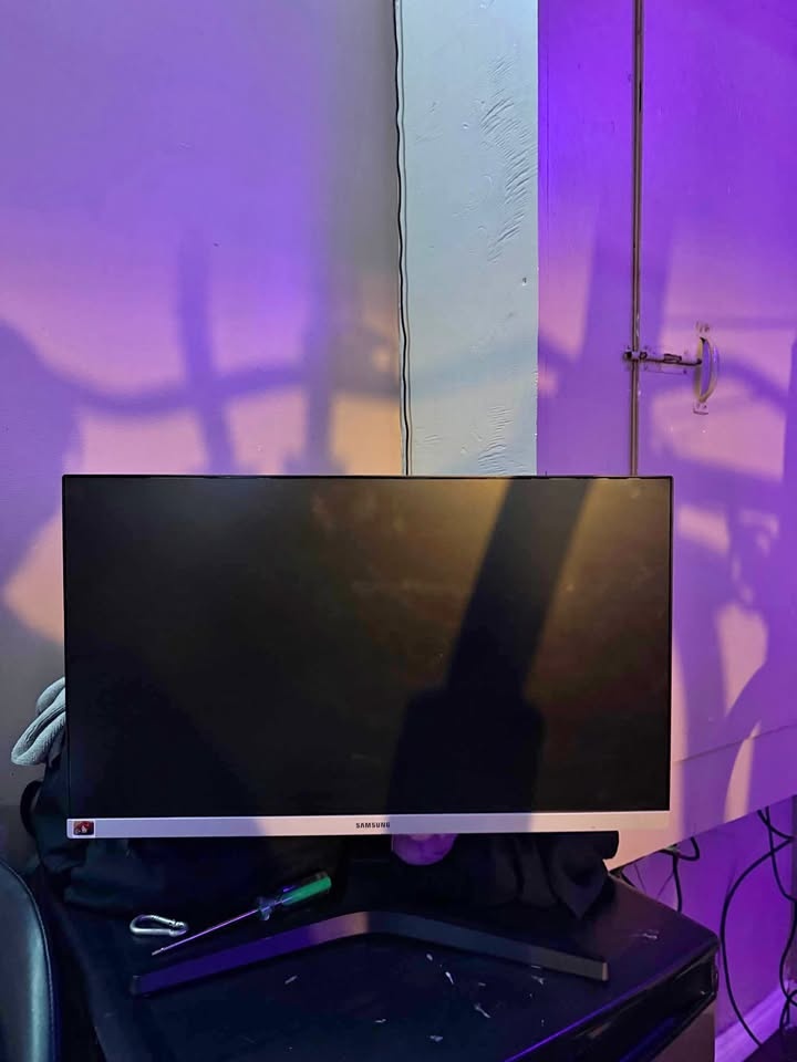 24” Samsung 75 hz Monitor
