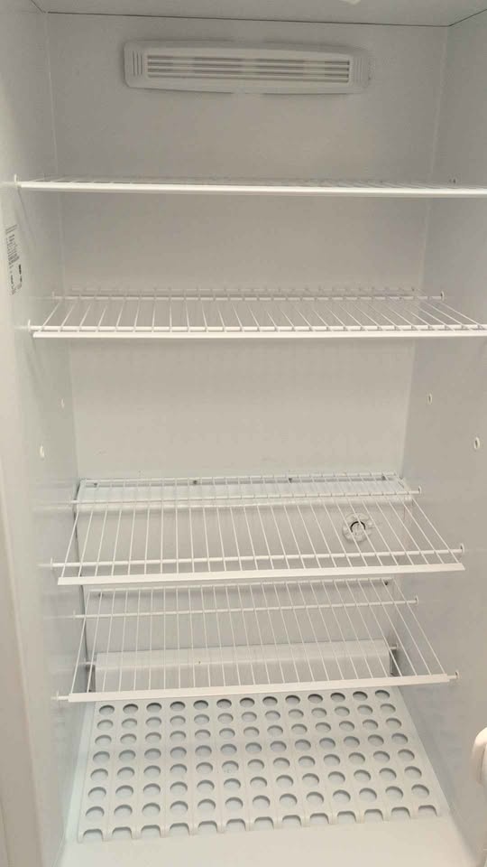 Frigidaire White Upright Freezer Energy Star CFFH17F1RW0 - photo 3