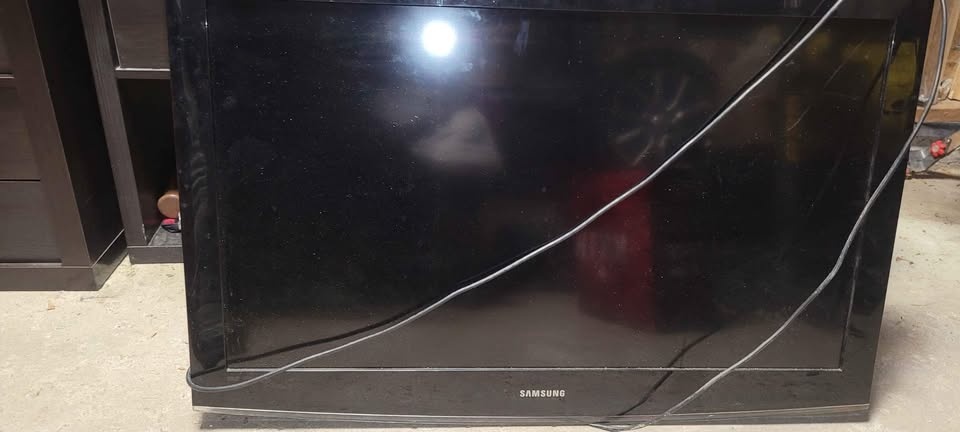 Samsung 40 Inch LCD TV