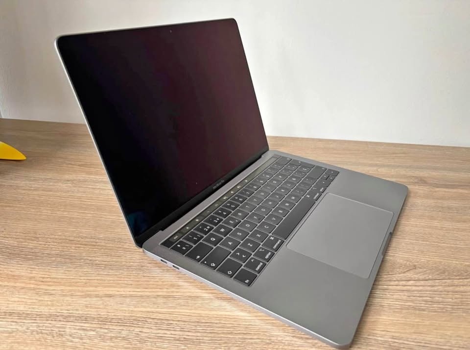 Macbook Pro 13” Touchbar 2018